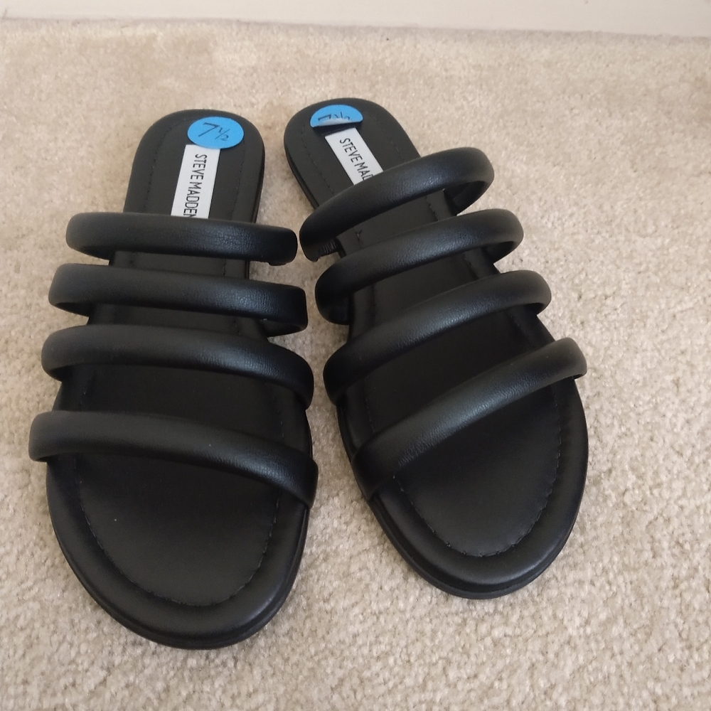Steve Madden black sandals